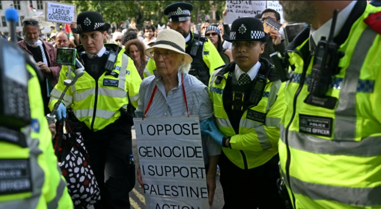 Polisi Inggris Tangkap 452 Penentang Genosida di Gaza